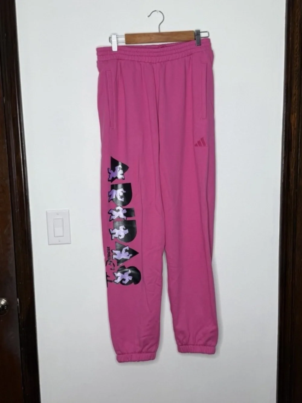 Adidas x Jeremy Scott Pink Sweatpants Joggers Streetwear Mens Medium JL7631 NEW
